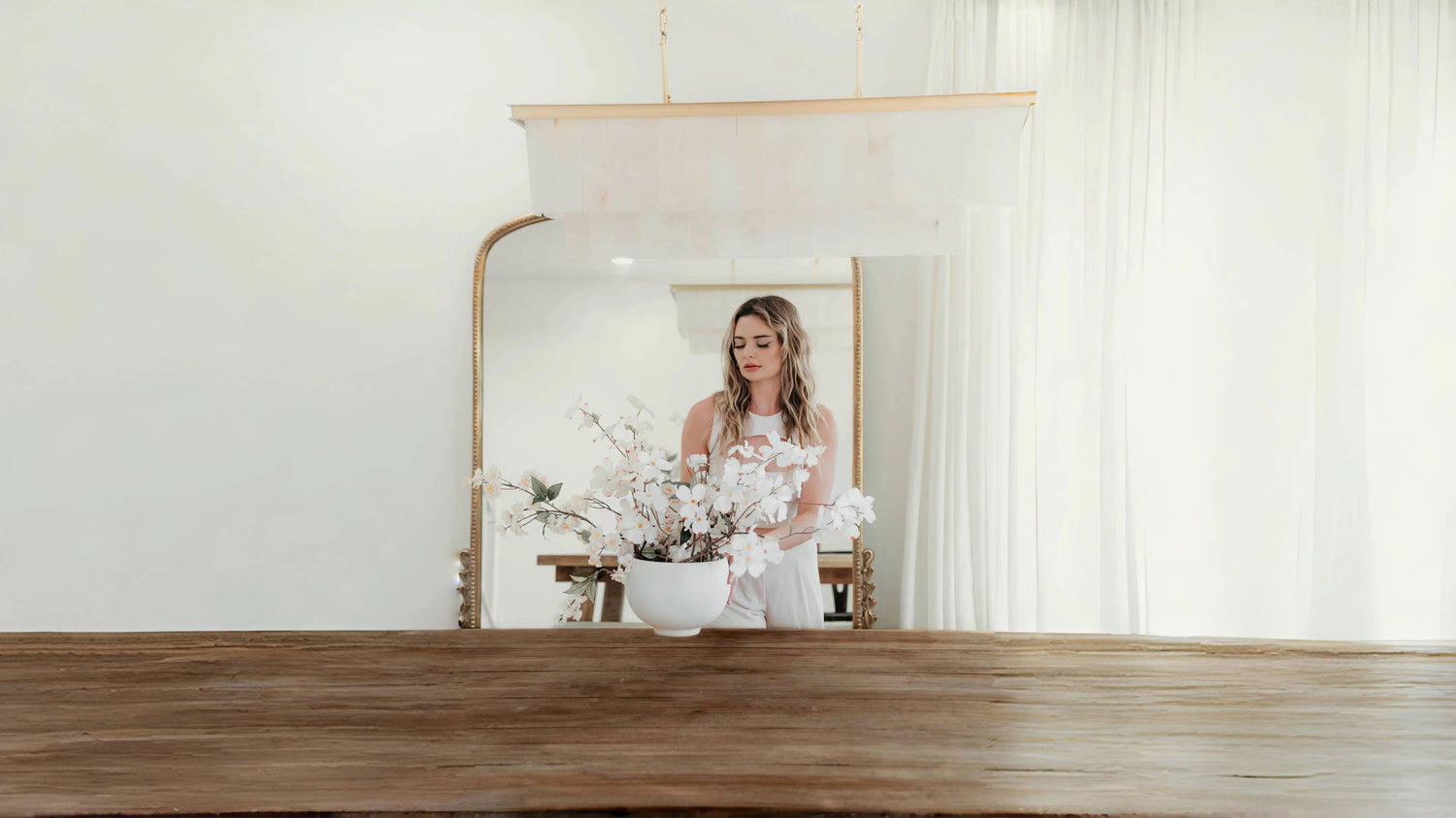 Fabtiko® Alabaster and Brass Chandelier Shines Bright with Influencer Endorsement